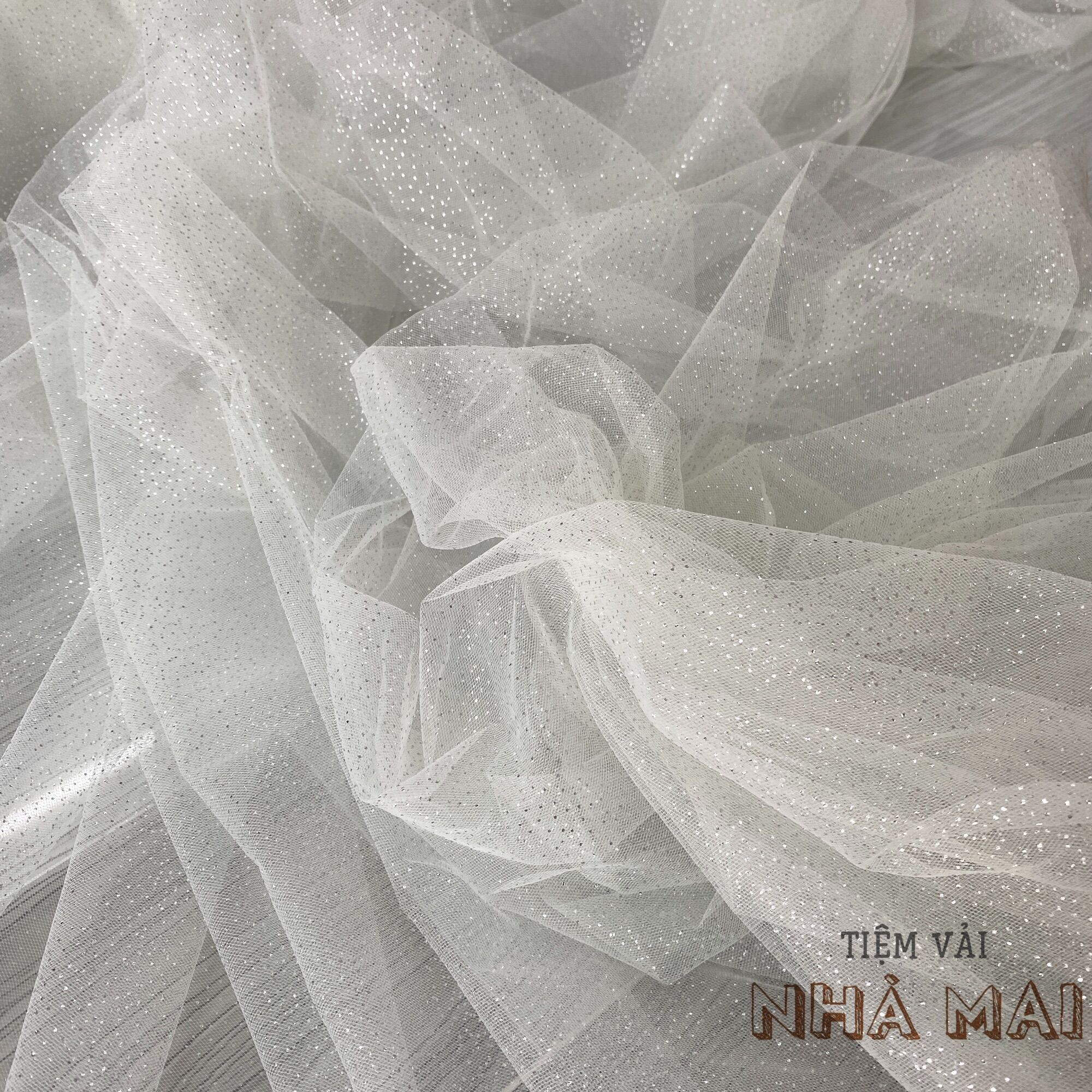 Lưới Kim Tuyến Trắng Lấp Lánh