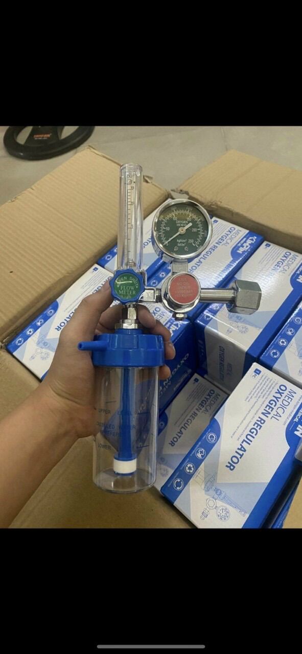 Đồng hồ oxy y tế đo áp suất bình khí Regulator YR-88 (có bình làm ẩm)