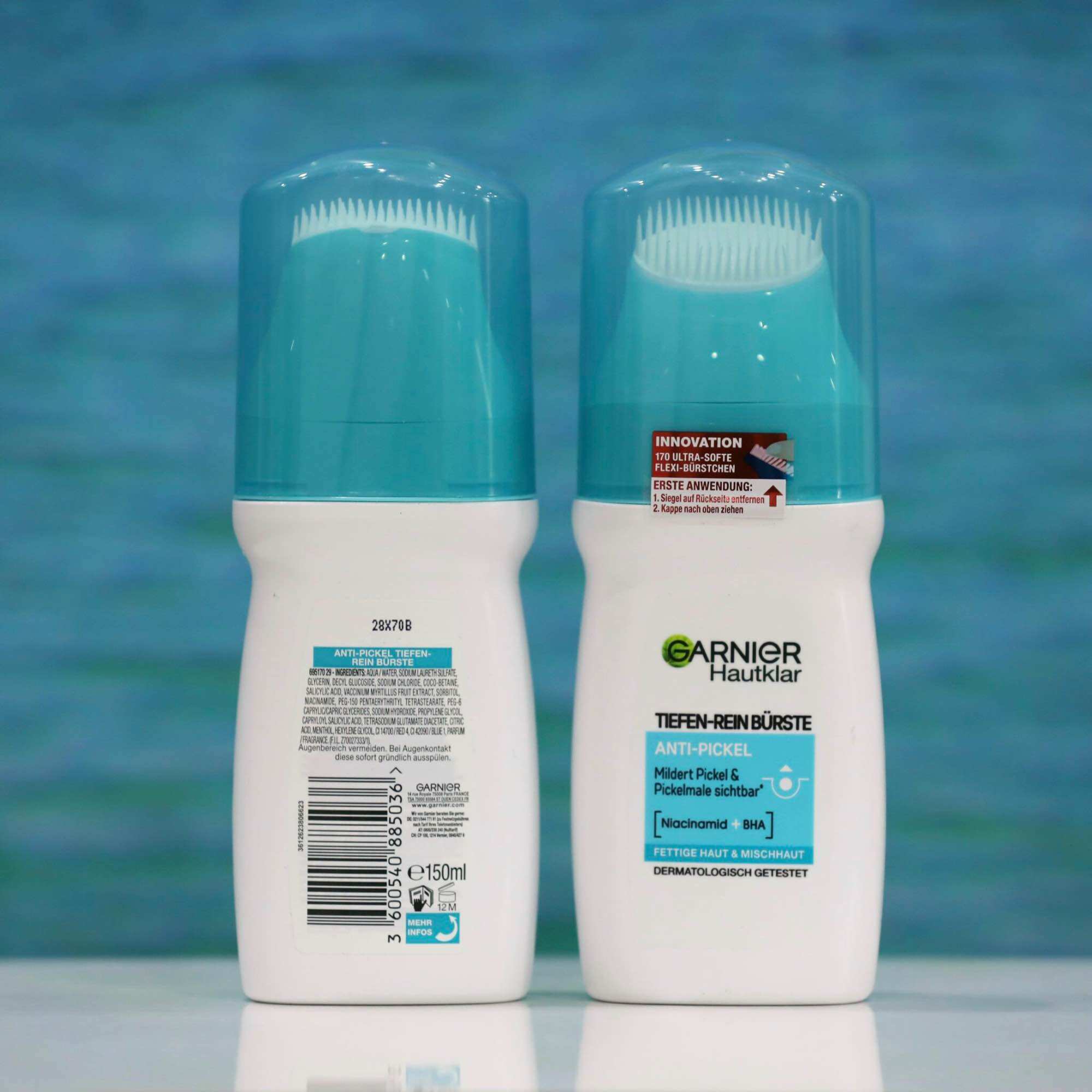Sữa rửa mặt mụn trứng cá Garnier kèm đầu bàn chải Massage