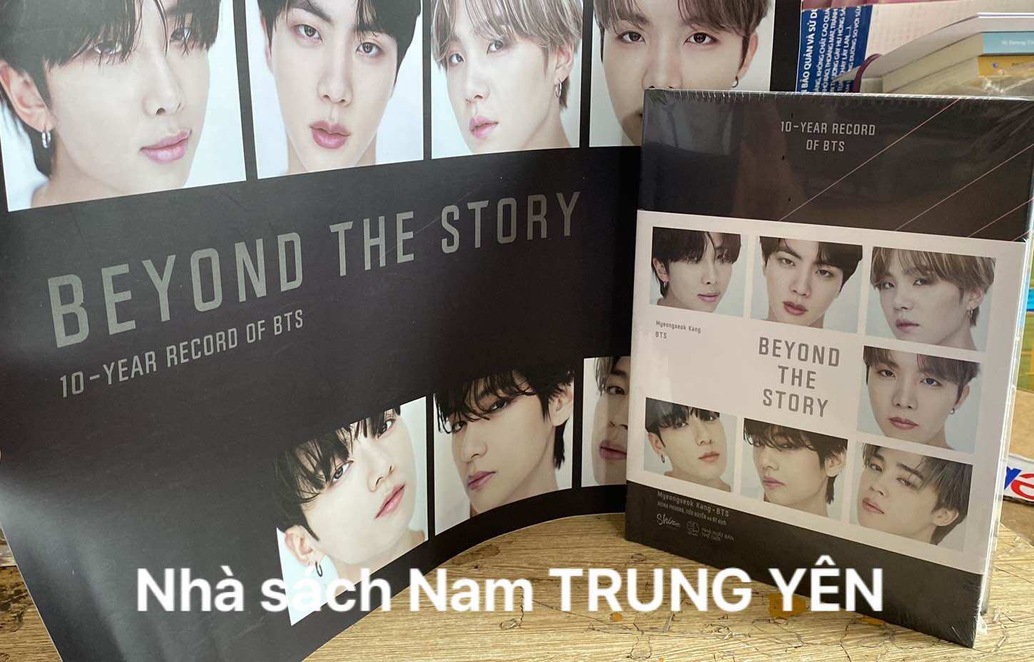 Sách - beyond the story : 10-year record of bts -