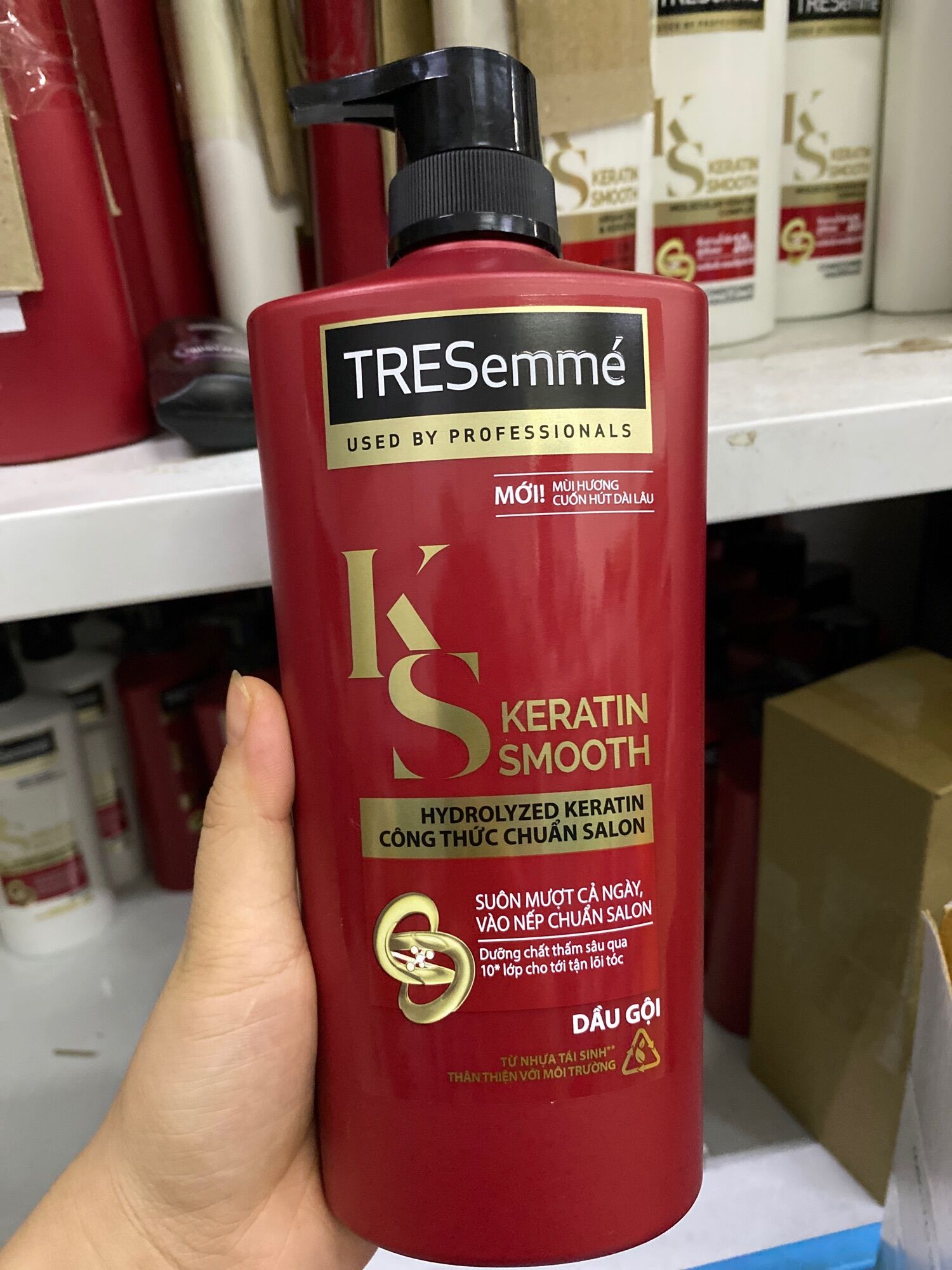 Dầu Gội tresemme keratin smooth 640G ( mầu đỏ)