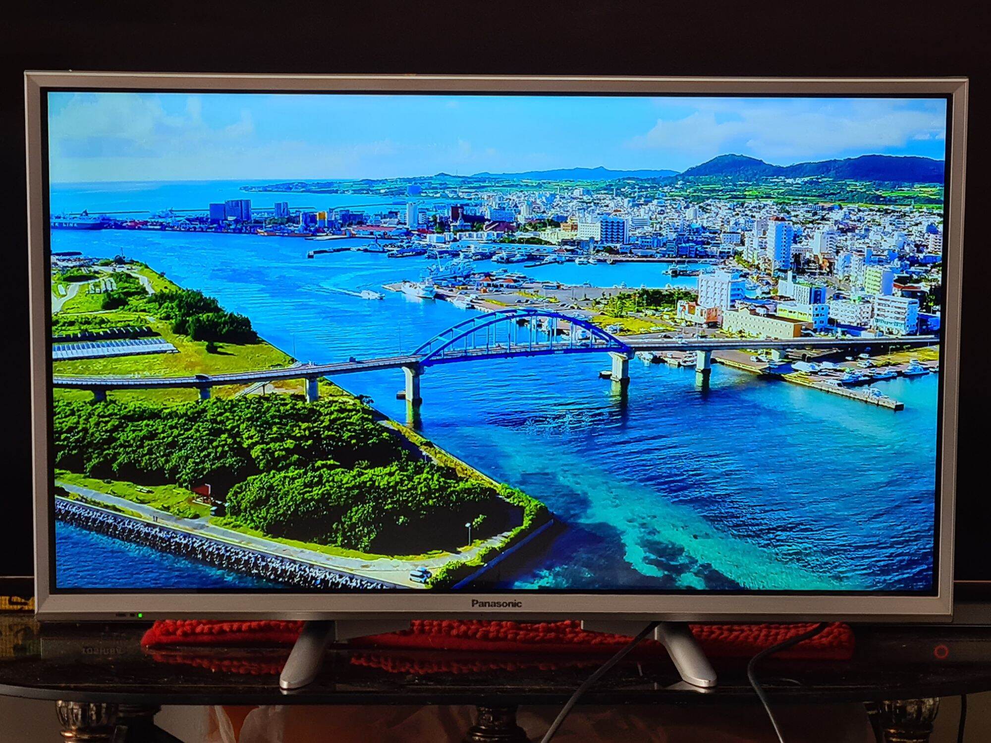 Smart tivi wifi 32 inch Panasonic