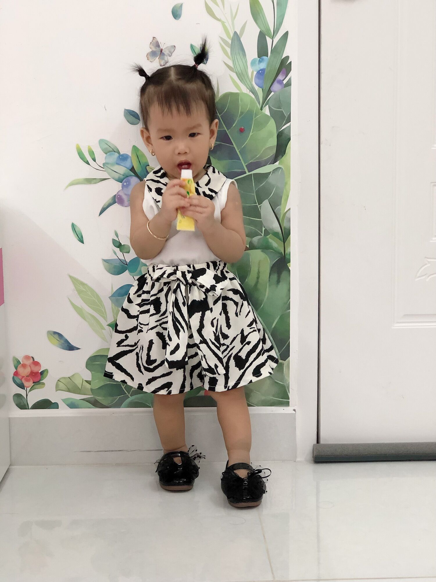 Bộ Vân Đen Sang Chảnh Cho Bé Gái 4 Đến 28kg Chất Lụa Mềm Mát [S012]