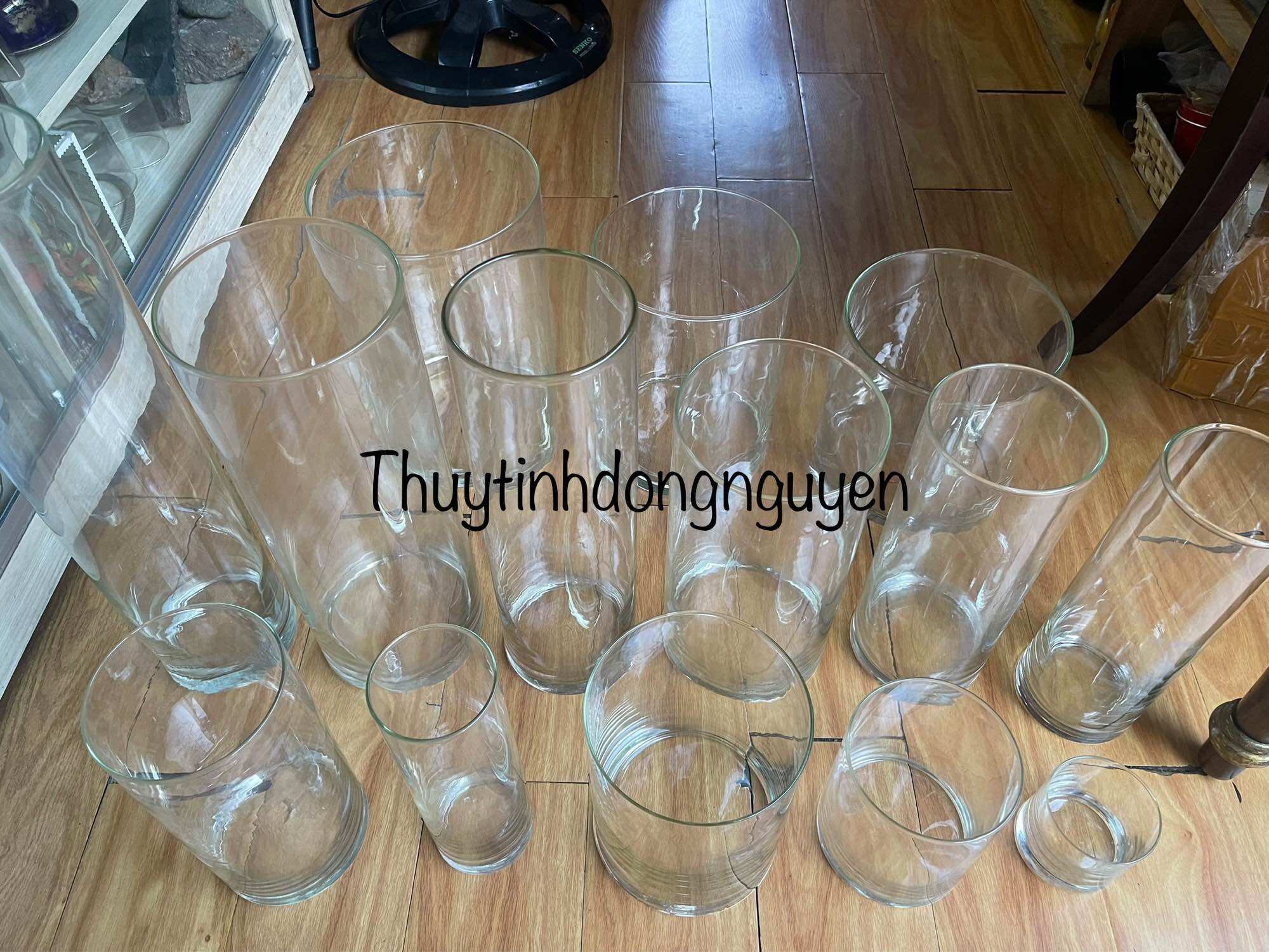 (D18cm x H25cm) Chậu thuỷ tinh, bể cá mini, bình thuỷ tinh 18x25cm (đường kính 18cm cao 25cm)