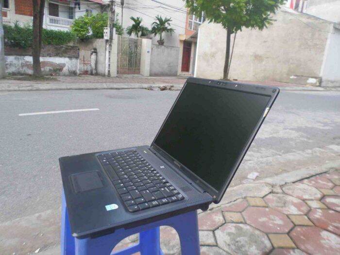 Laptop giá rẻ. Laptop HP Compaq c700