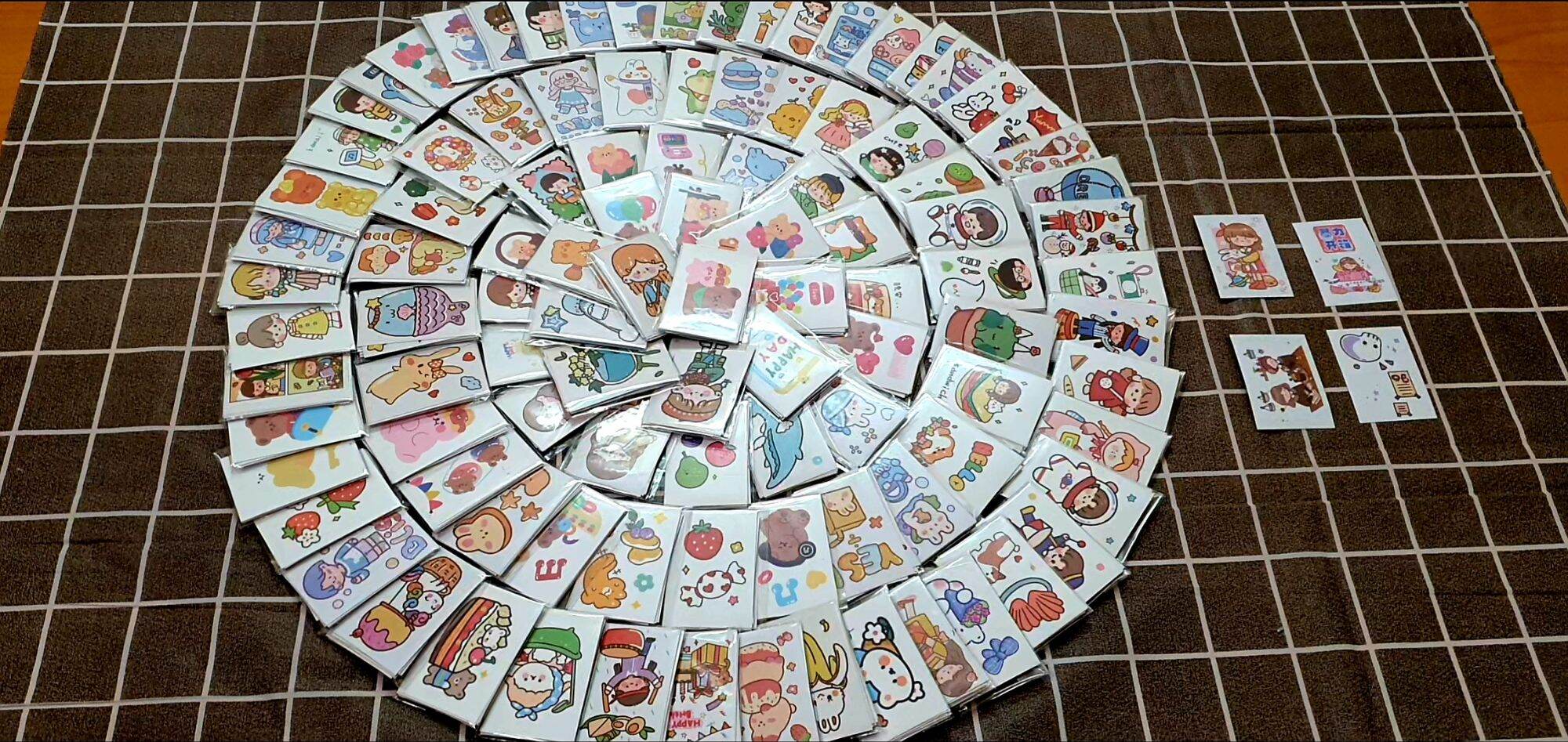 [NGẪU NHIÊN 10 TẤM] Giấy dán trang trí sổ, kiể hình đáng yêu (có keo)