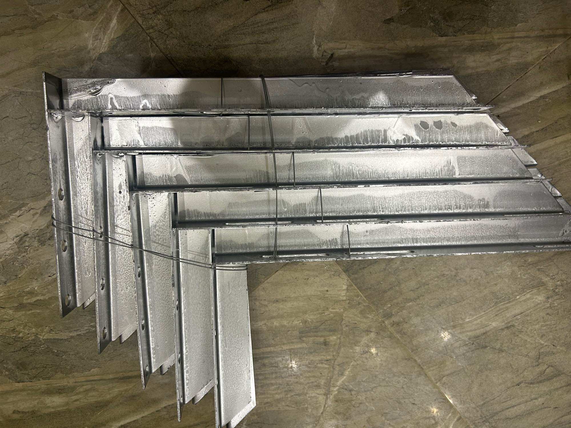 1 Pair of Air Conditioner Brackets, Cheap Multi-Purpose Air Conditioner Bracket Made in Vietnam High Quality Made of V5 White Emulsion Paint, Anti-Rust, Can Bear up to 250kg