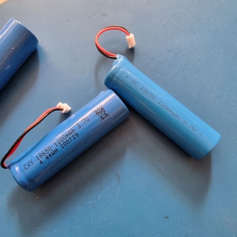 Pin sạc 18650 pin 3.7v 1200mah có dây đầu sạc xả