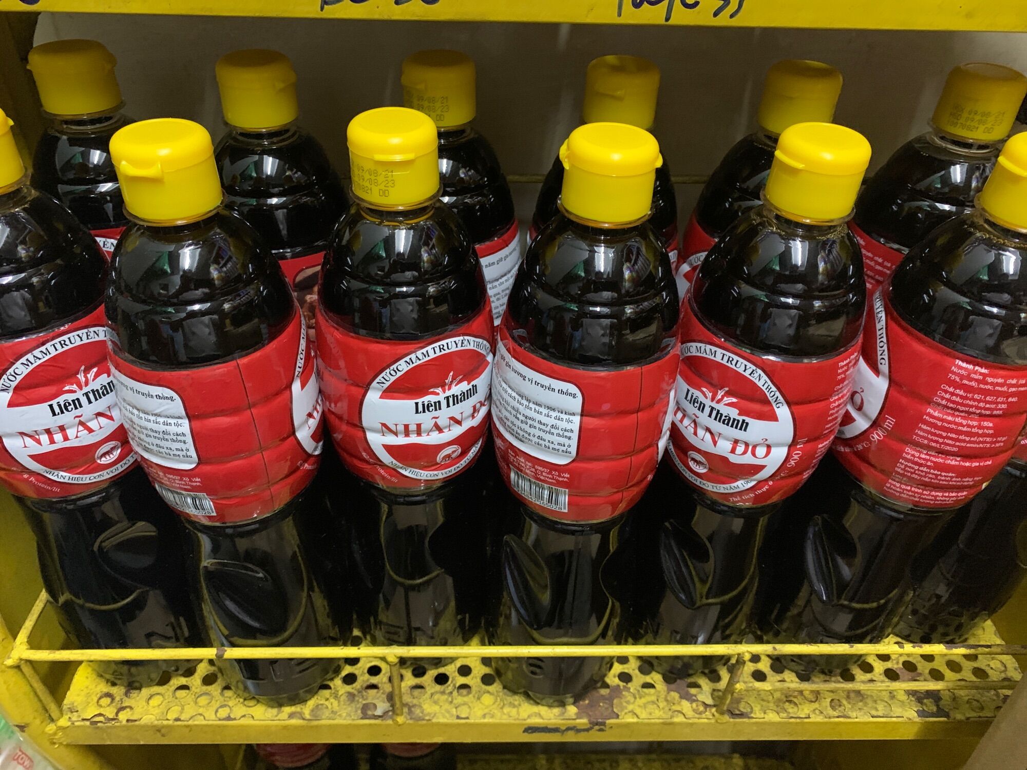 Nước mắm Liên Thành nhãn đỏ 900ml