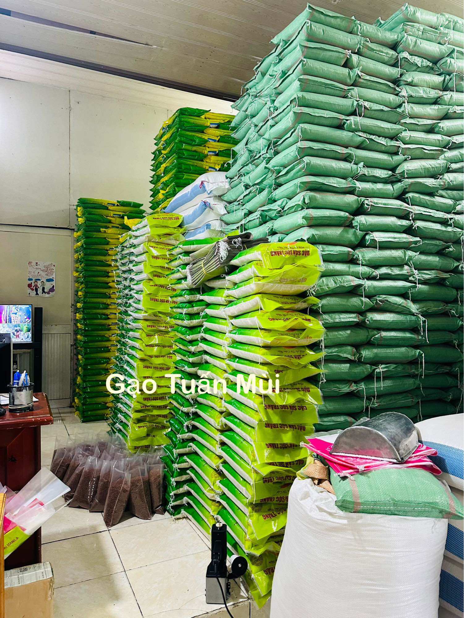 Gạo ST25 (Dẻo Mềm, Thơm Cơm Túi 5 Ký)