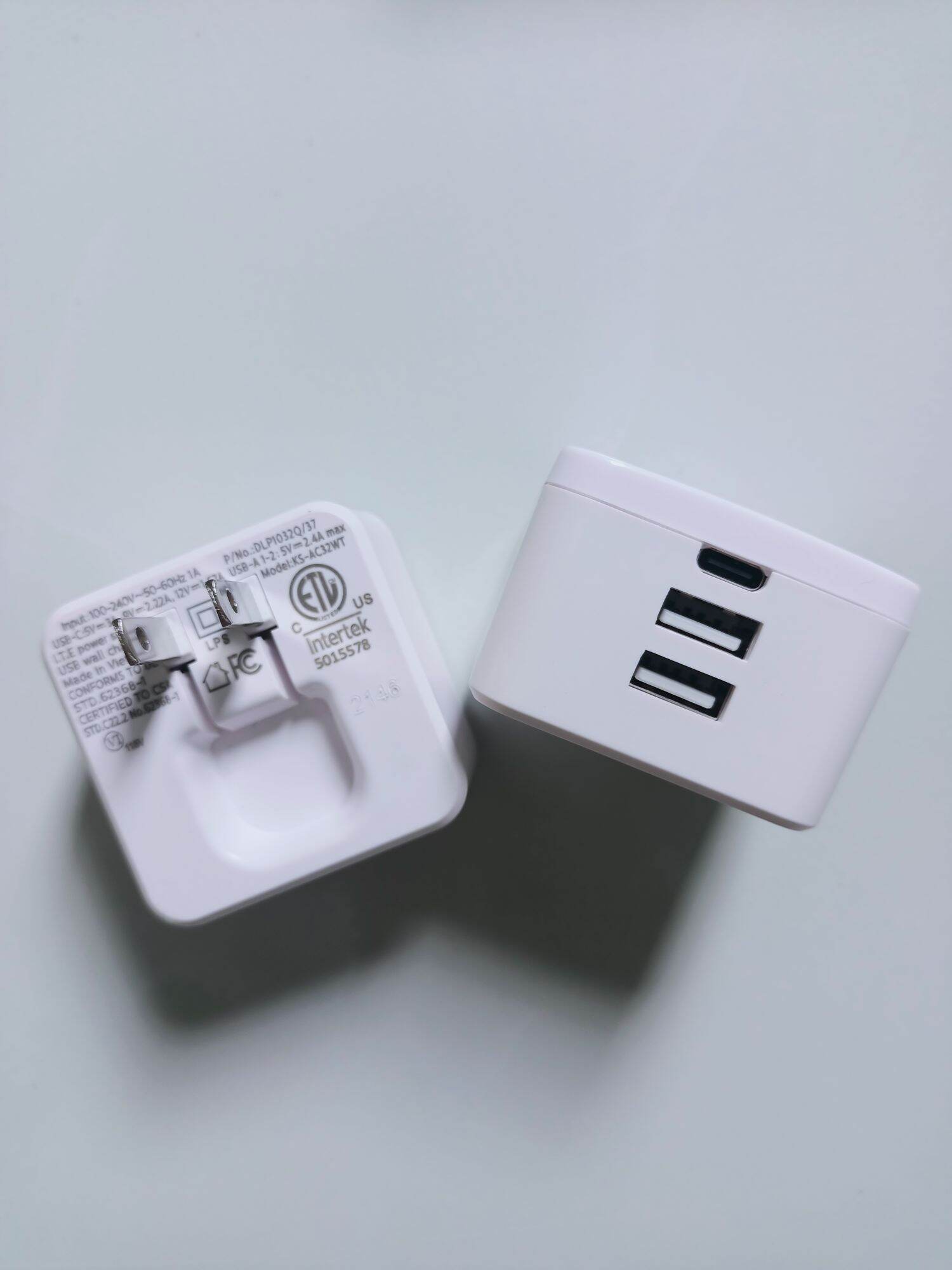 Cốc sạc nhanh Philips chính hãng, 3 cổng ra usb và type c