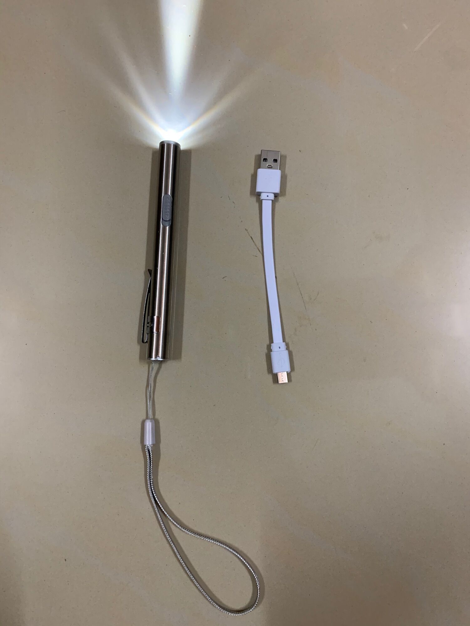 Đèn Pin Soi Trứng Chuyên Dụng (Đèn Pin Mini)