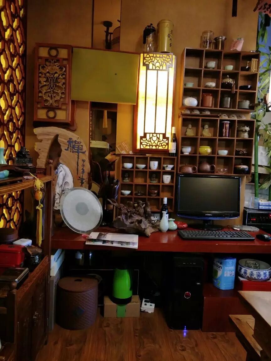 Bộ Đồ Trà Để Bàn Cổ Điển Gỗ Thật Trên Tường Tủ Đựng Đồ Ô Vuông Kệ Để Cốc Trà Ấm Trà Kệ Để Đồ Ô Vuông Cổ Điển Treo Tường