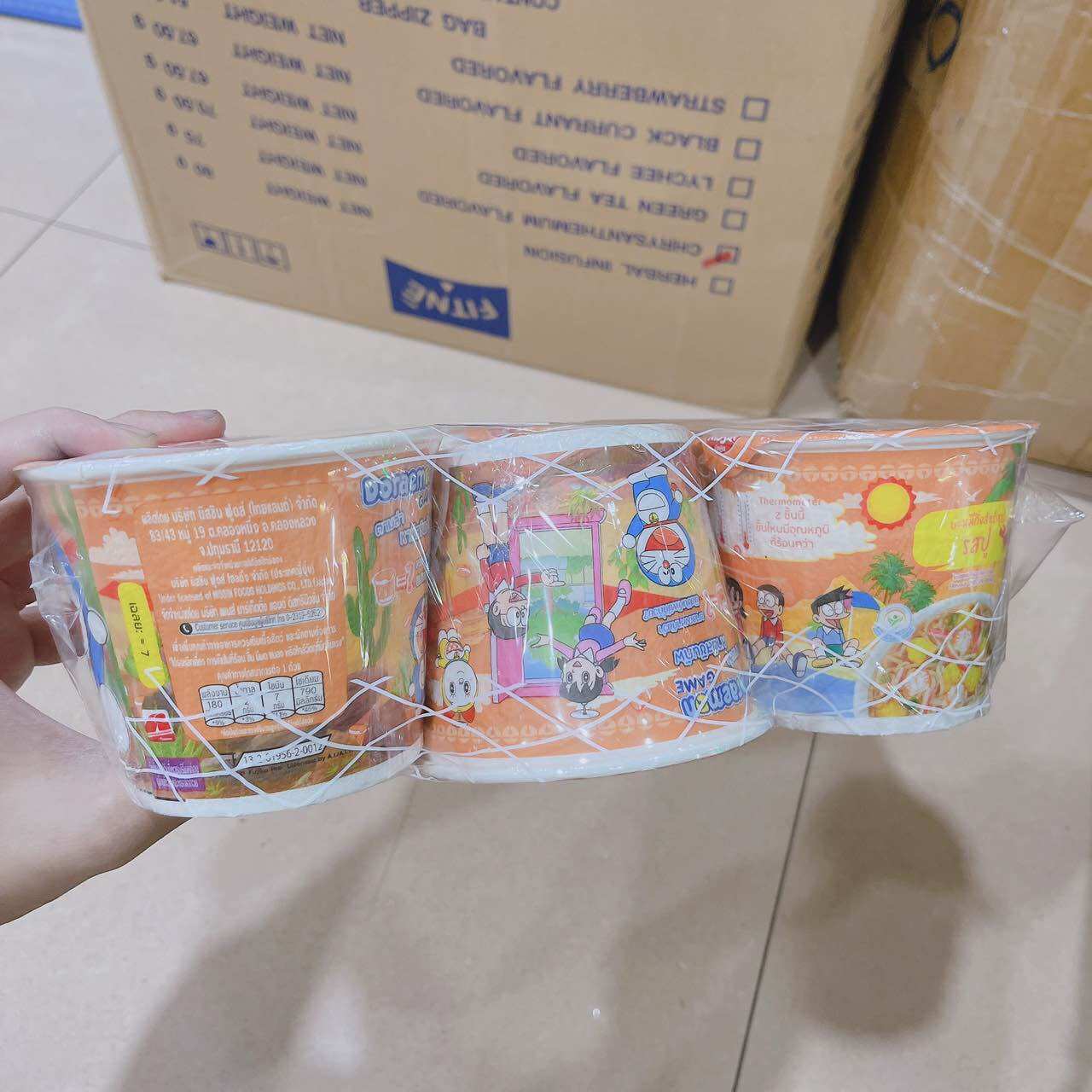 Lốc 6 ly mì trẻ em doremon thái lan