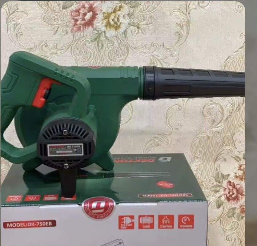 Thổi bui dexton Dk 750EB