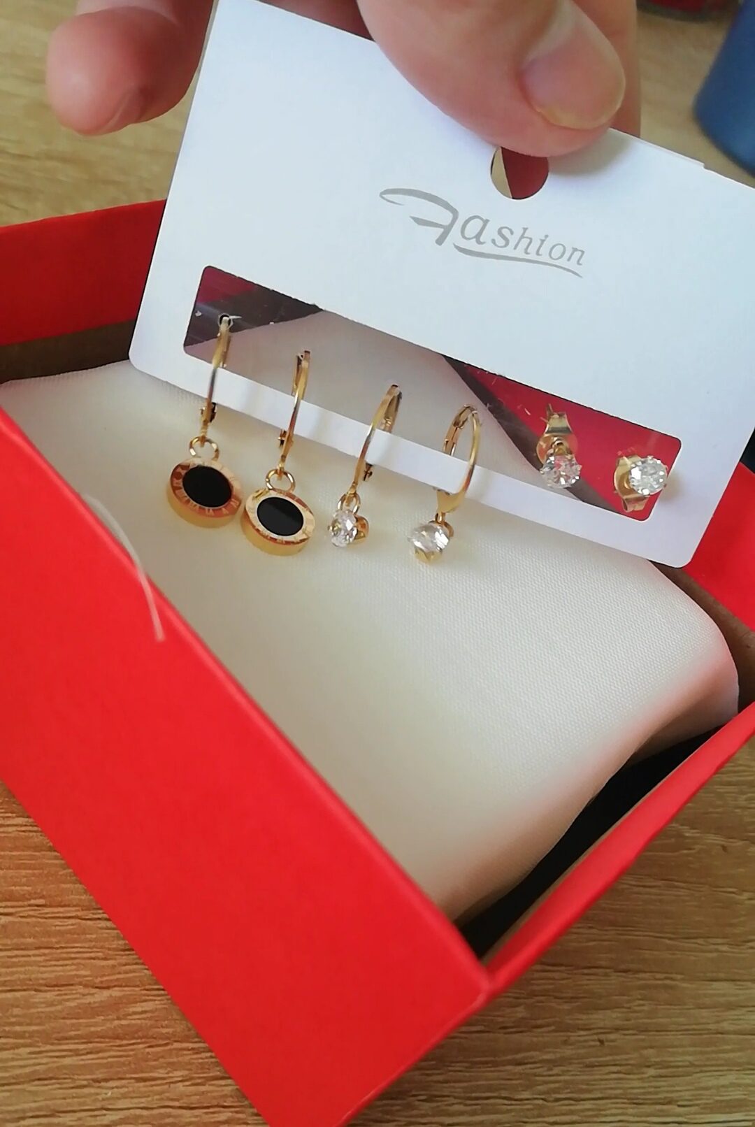 Set 3 đôi bông tai mặt tròn đen và đá