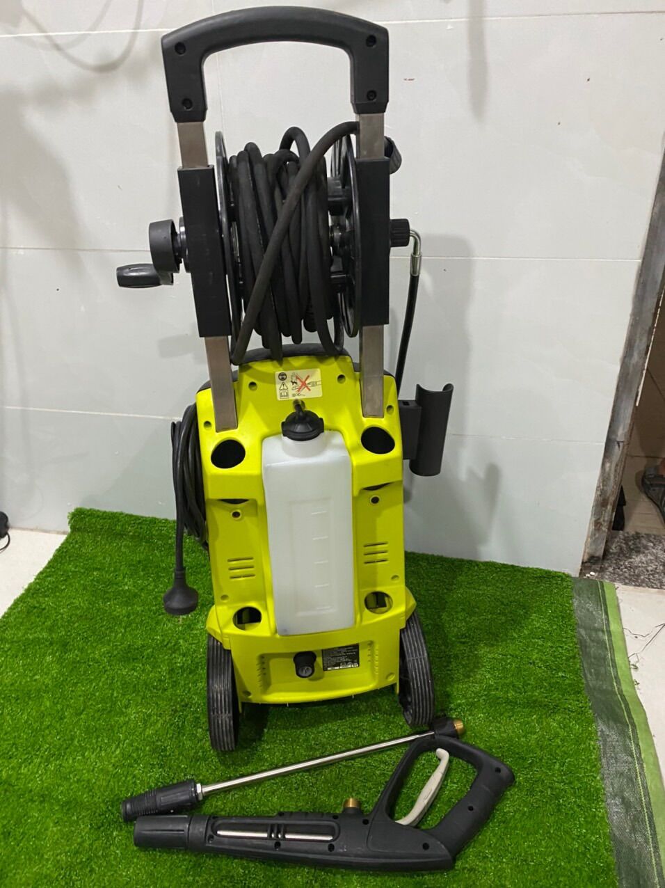 Máy Rửa Xe Ryobj 2400W