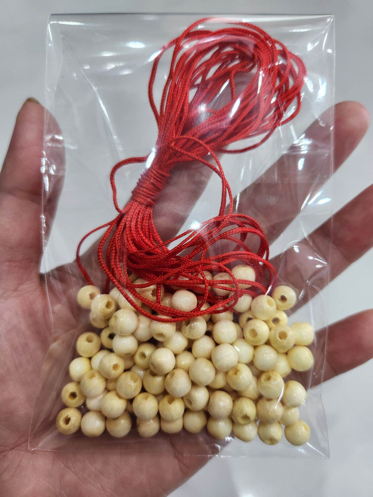 100 hạt dâu tằm 6mm làm vòng tay handmade kèm theo 5m dây chỉ đỏ , nguyên liệu làm vòng tay