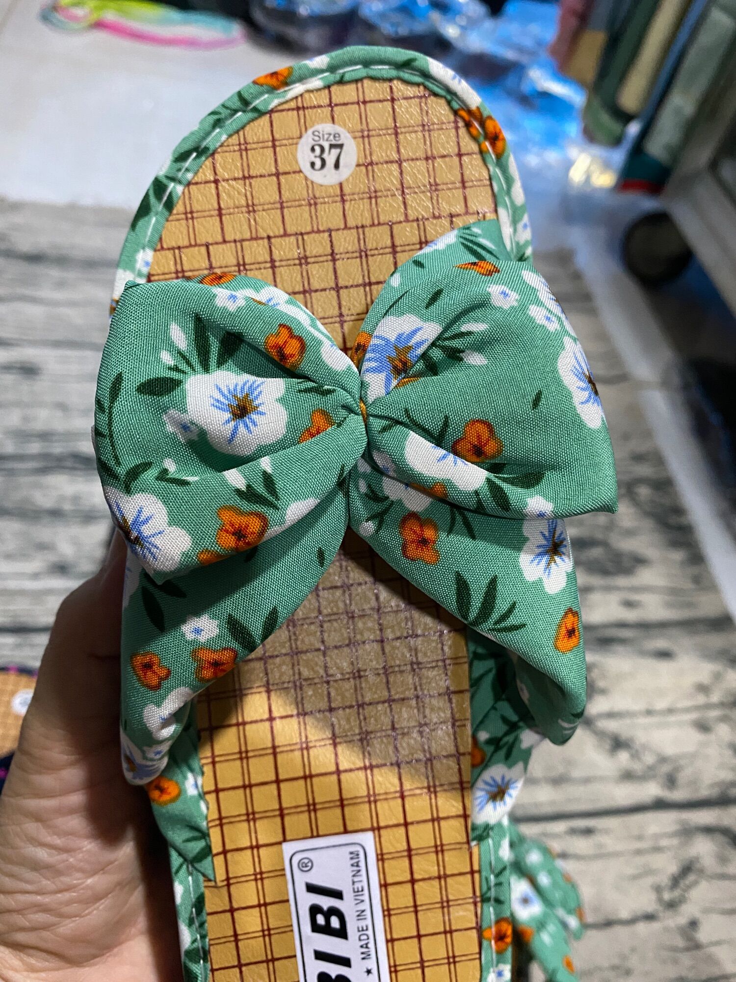 Dép nơ vải mang trong nhà