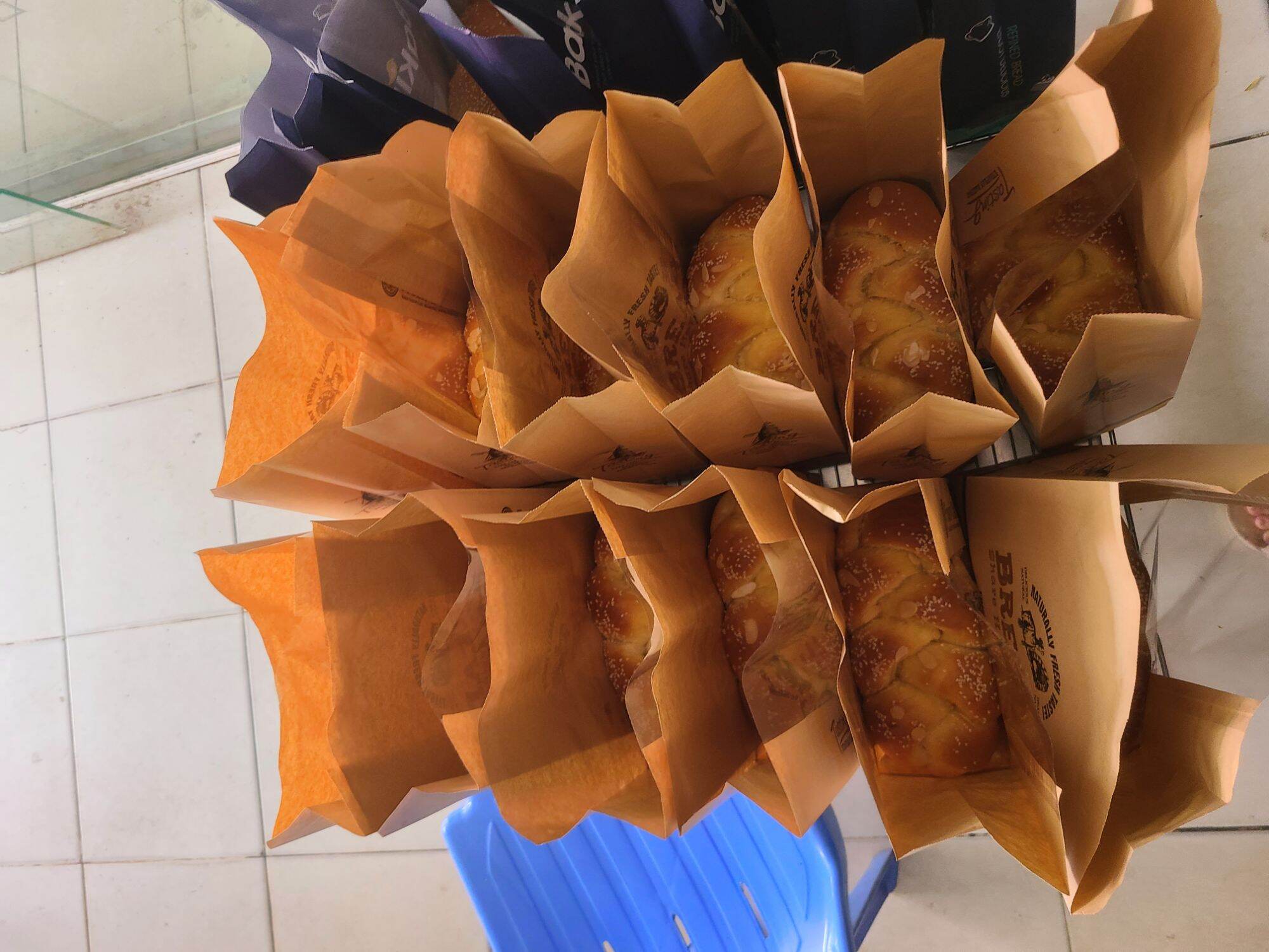 1 ổ bánh mì hoa cúc nho dừa 400gam