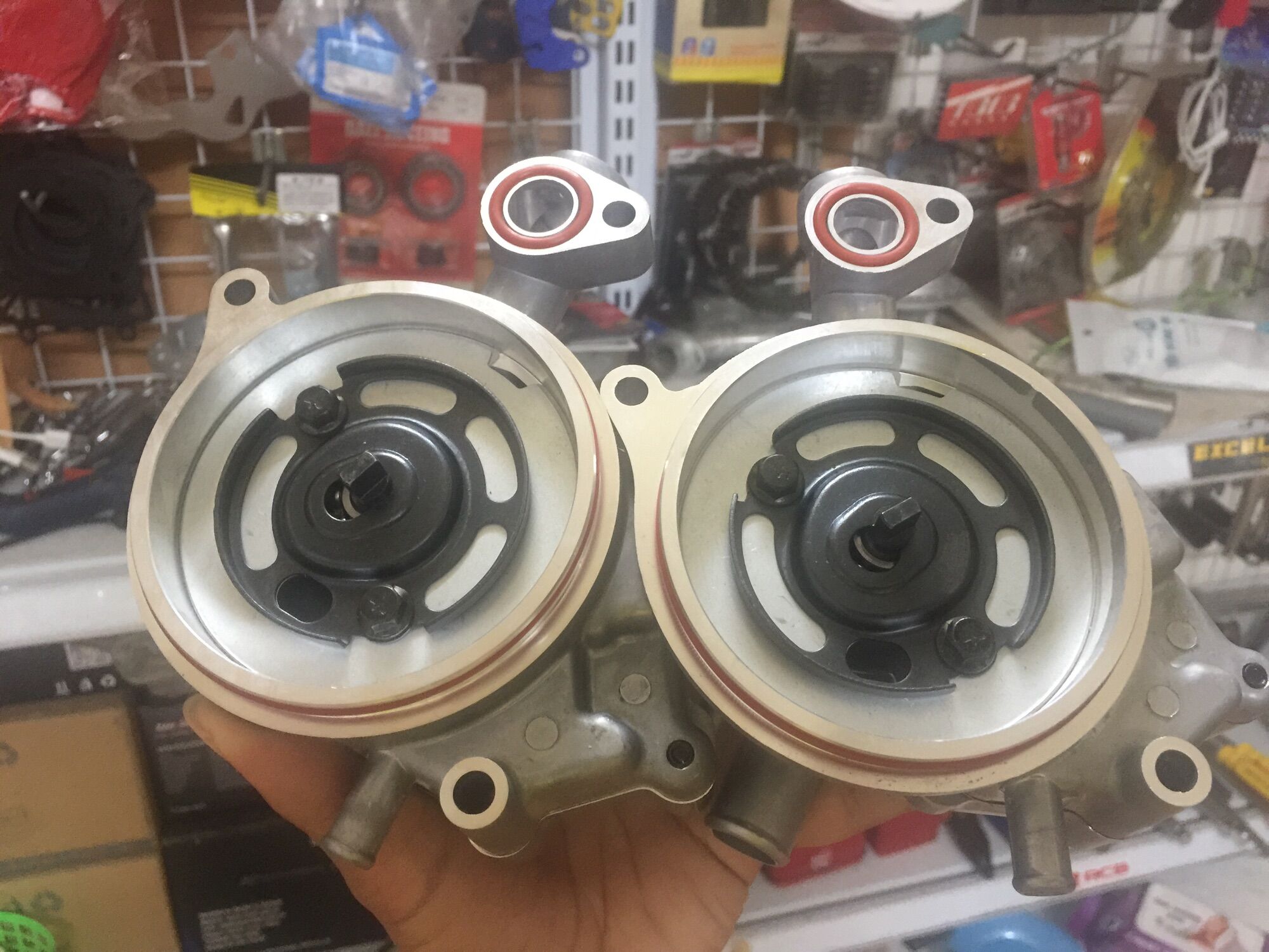 Bơm nước lớn Ta racing cho ex 135 ( mẫu mới)
