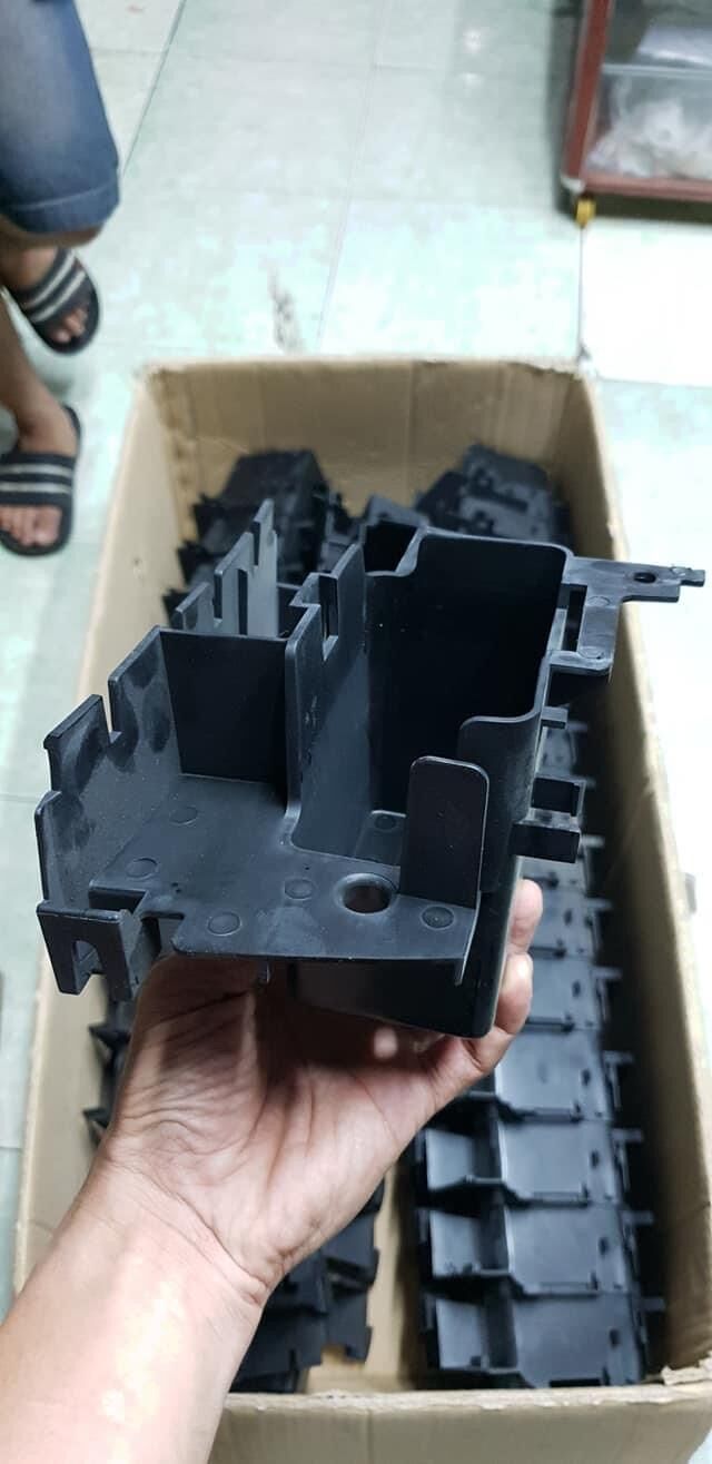 Hộc đựng bình ác quy Yaz125