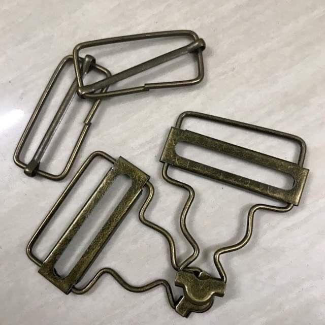 Bộ khóa dây quần yếm.