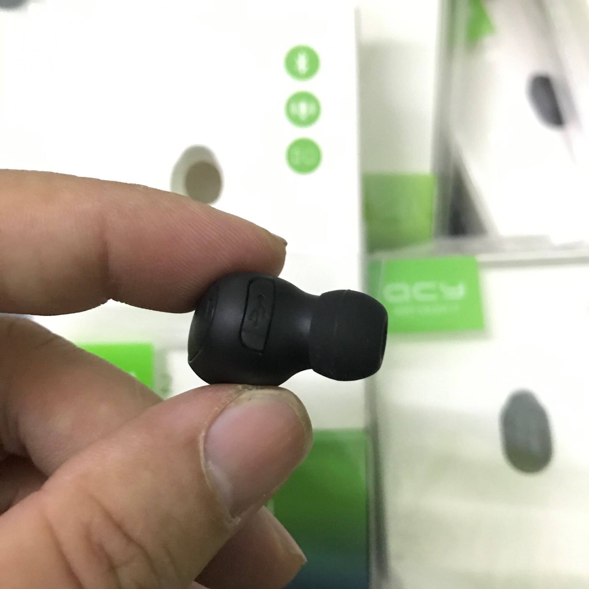 TAI NGHE BLUETOOTH SIÊU NHỎ QCY-MINI2