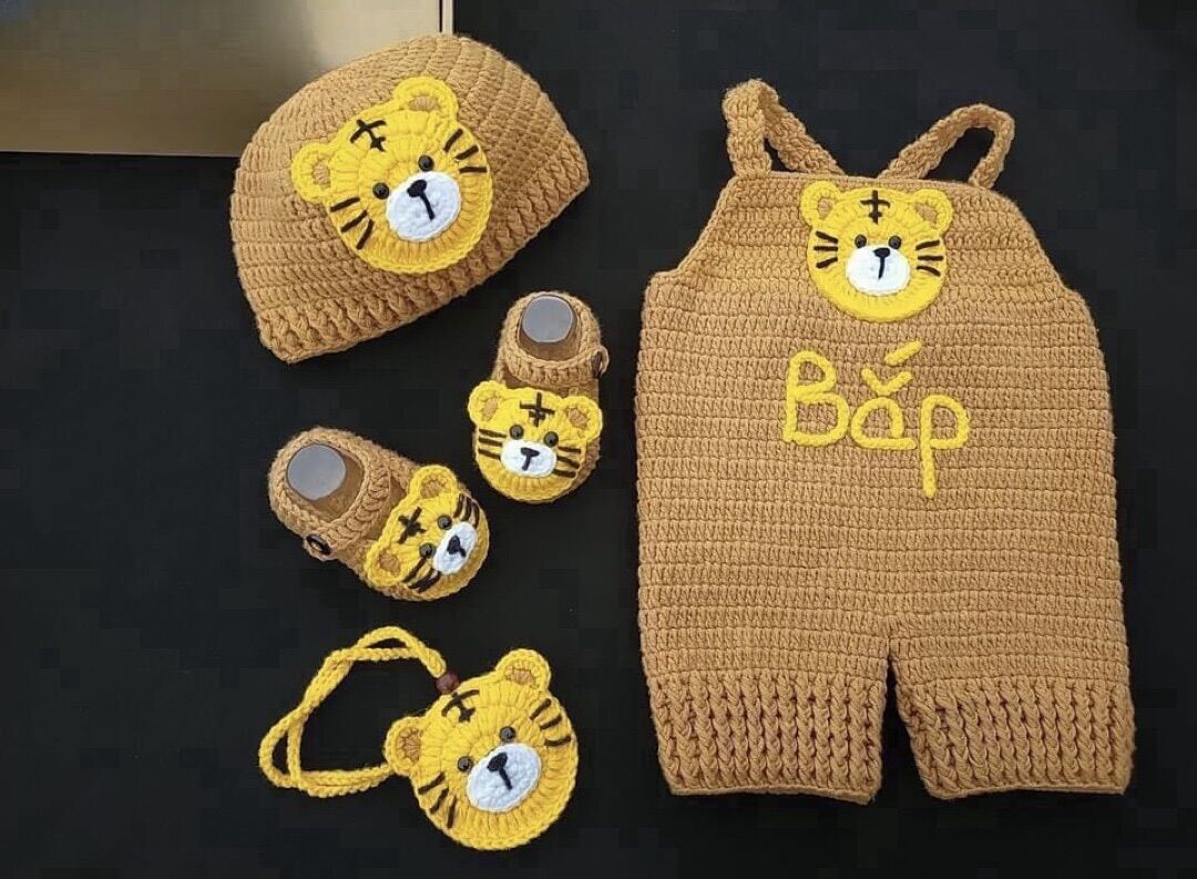 Set đồ hổ cho bé kèm tên theo yêu cầu