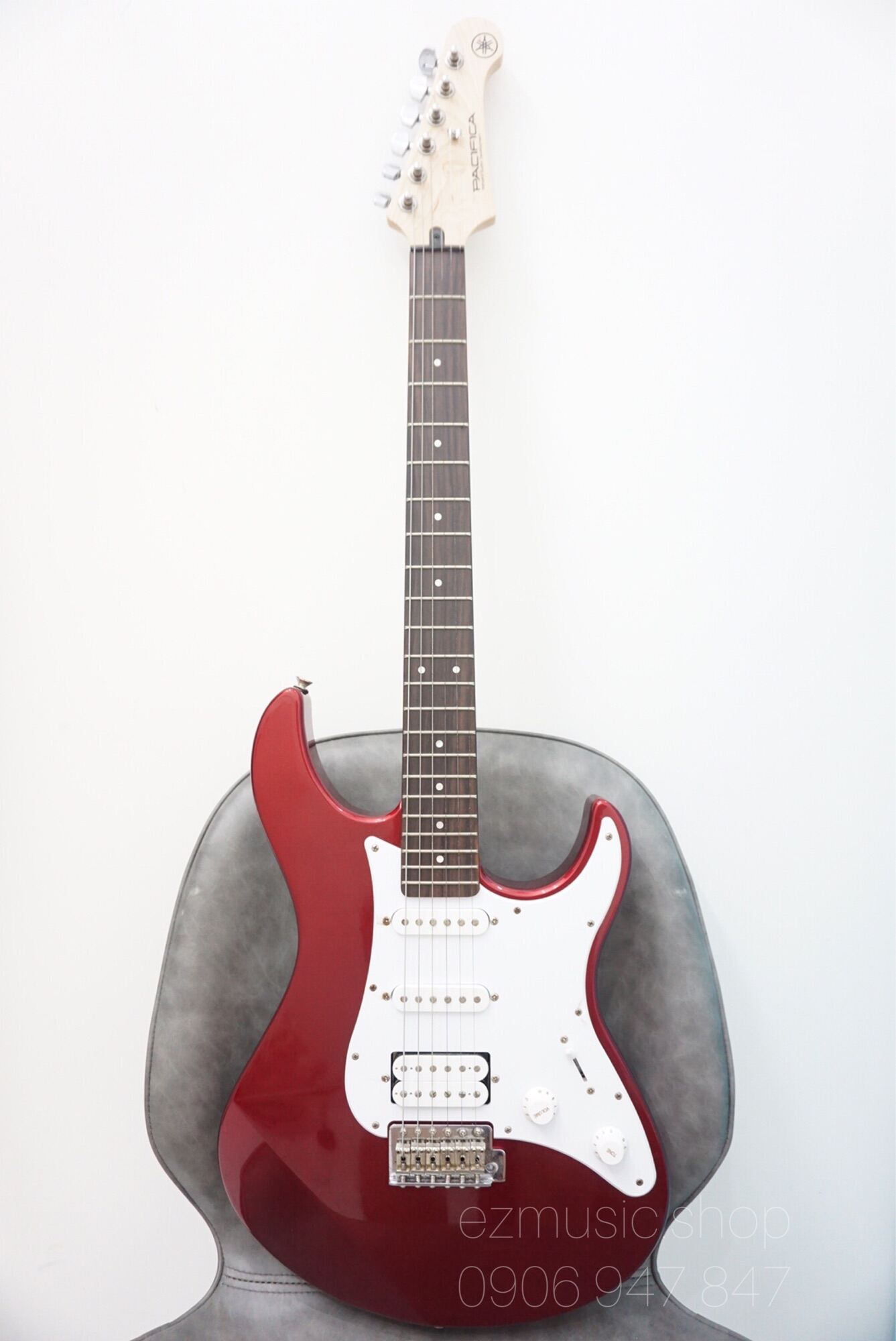 Đàn Guitar điện Yamaha PAC112J màu đỏ pickup HSS đa dụng
