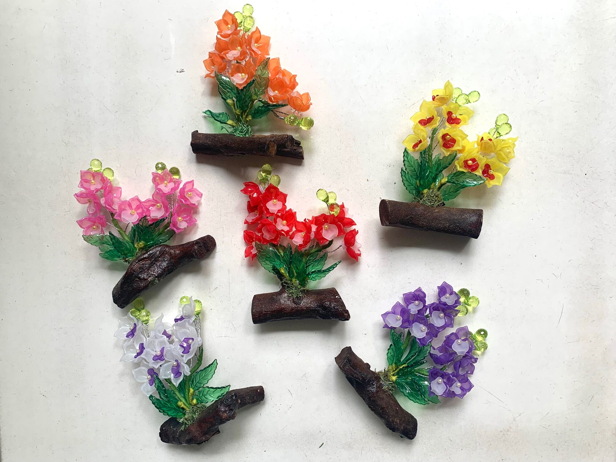 Hoa pha lê mini gắn gỗ cao 13cm ngang 10cm