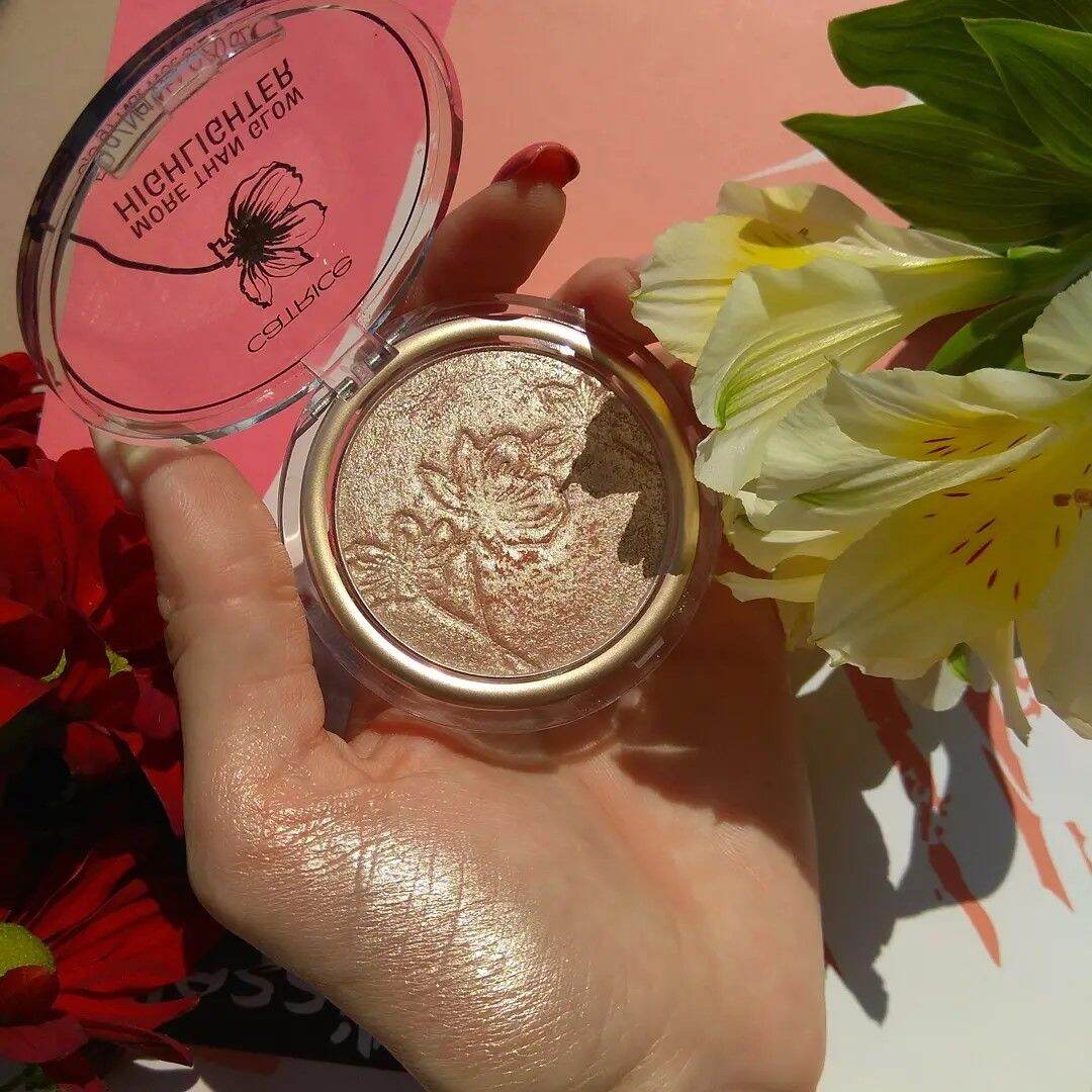 Phấn siêu bắt sáng CATRICE More Than Glow Highlighter