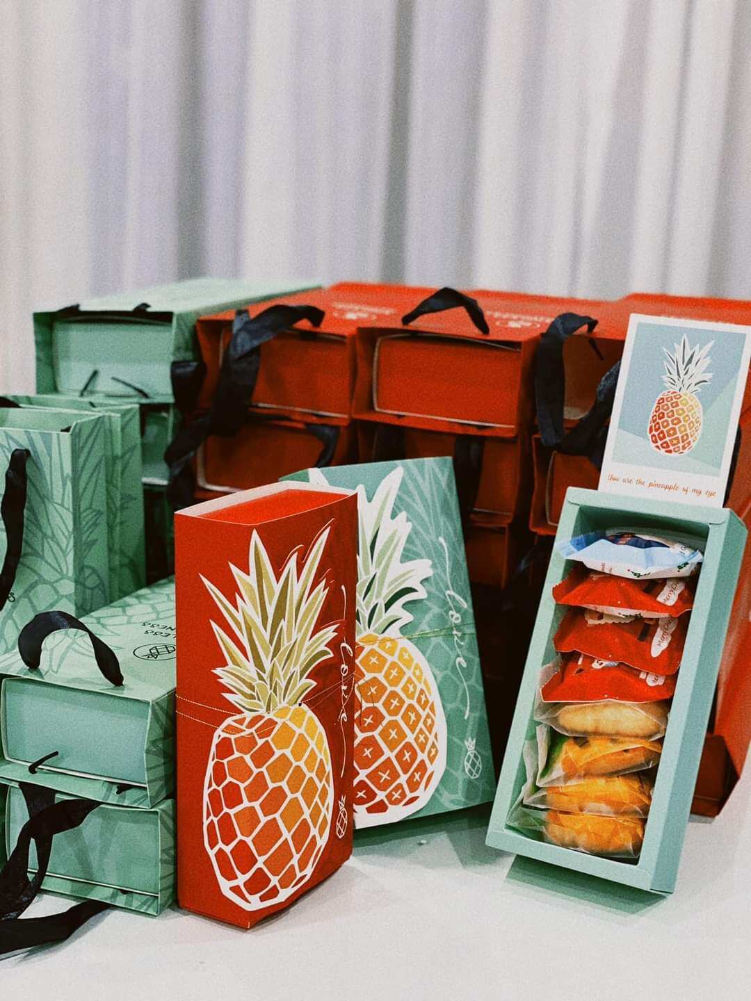 Hộp đựng bánh dứa nhiều mẫu