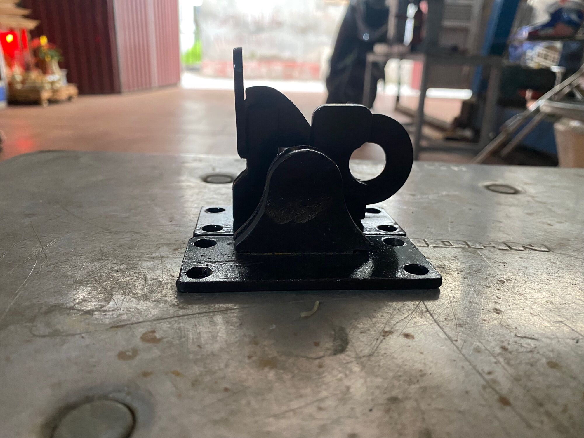 Chốt cổng tự gài
