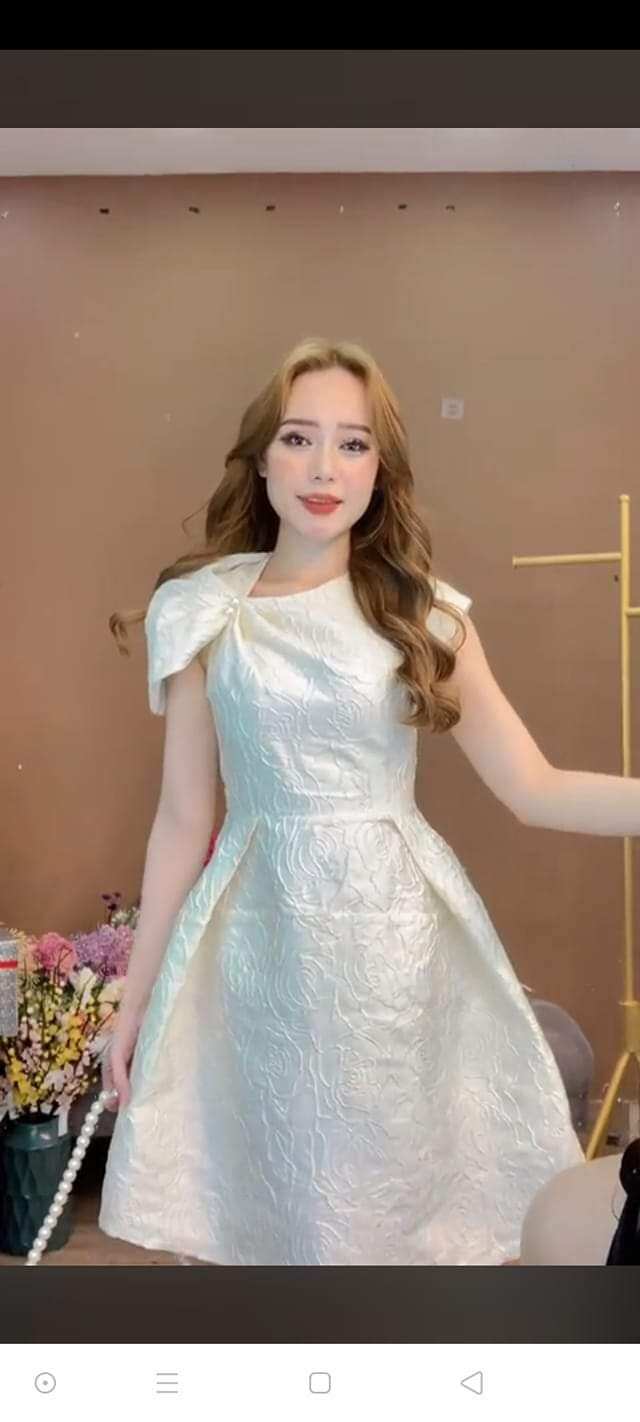 Đầm gấm vân nổi lệch vai Monoco S,M