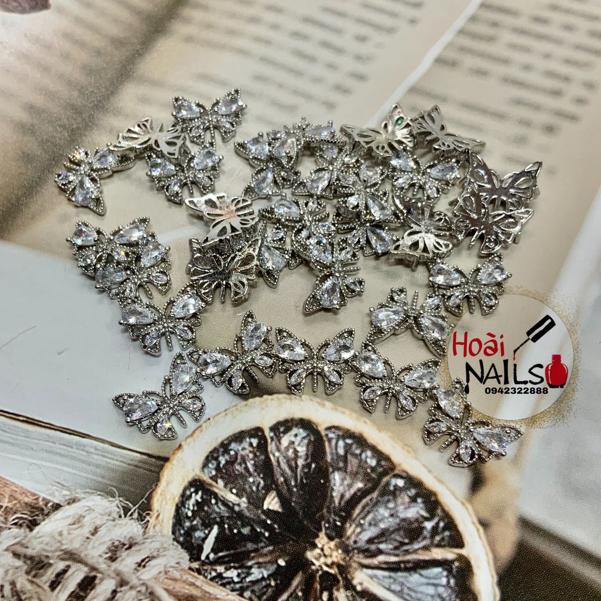 Charm bướm cao cấp