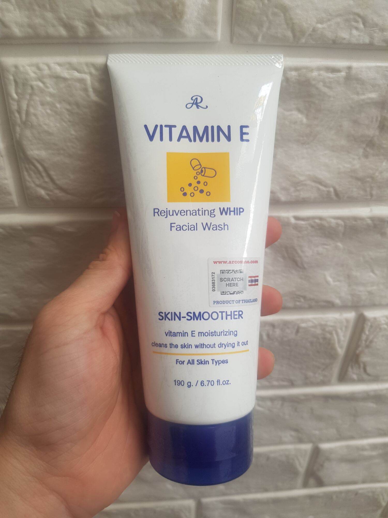 Sữa rửa mặt Vitamin E Thái Lan 190g