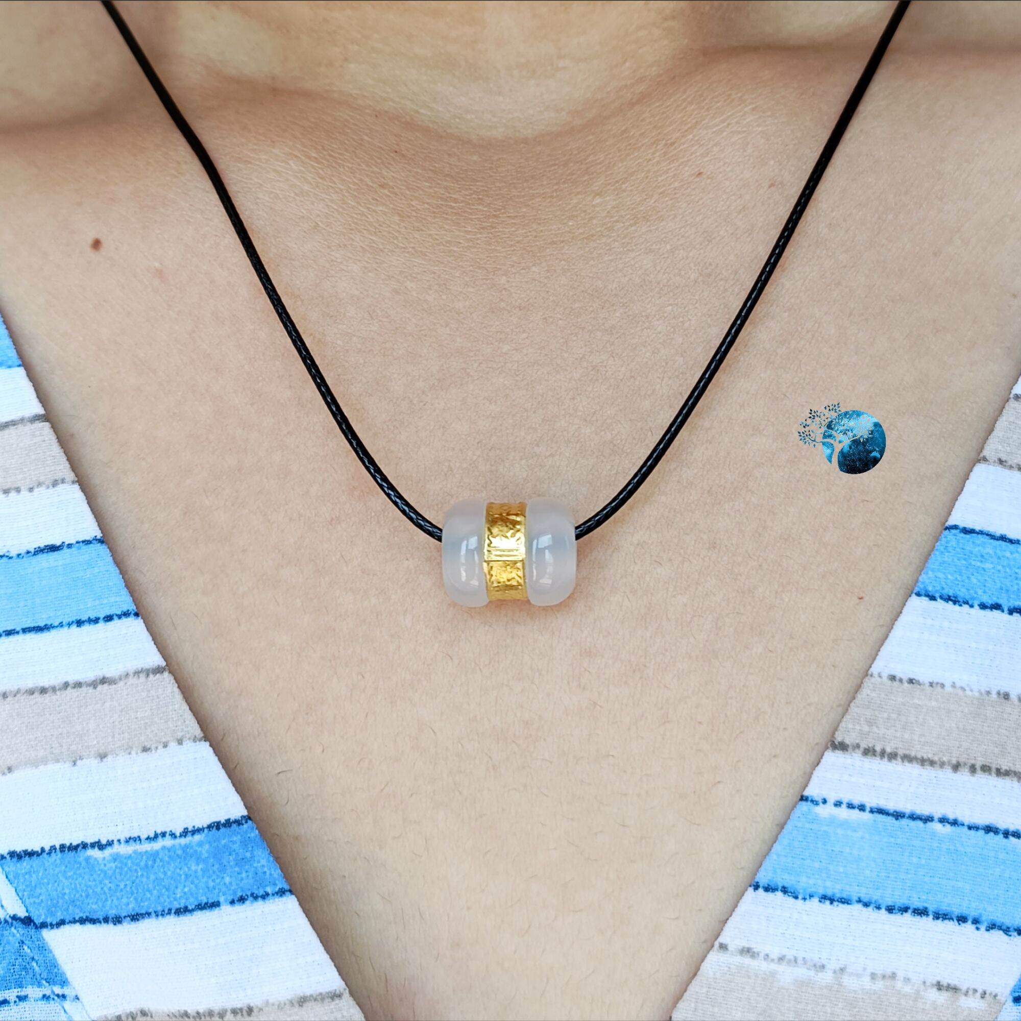 Vòng cổ lu thống mã não trắng