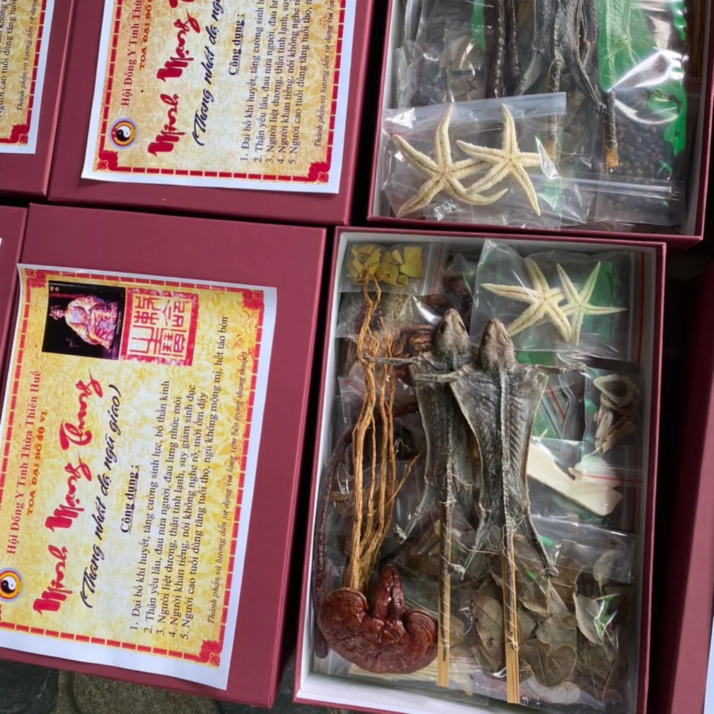 Minh mạng thang 40 vị đặc biệt. Đồ ngâm rượu thang nhất dạ ngũ giao giúp bổ thận tráng dương, tăng c