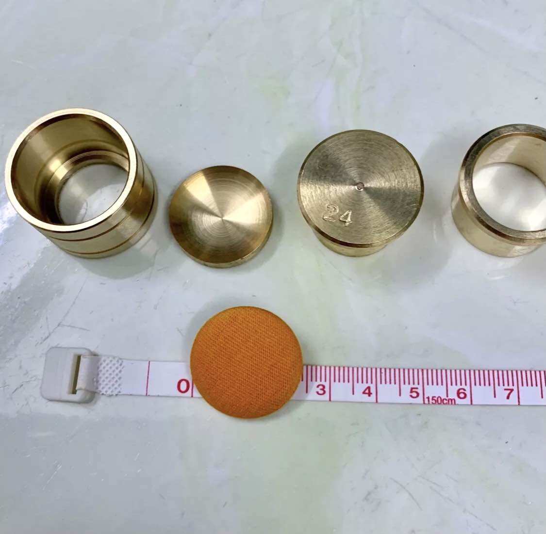 Khuôn nút bọc vải 18mm và 50 cái phôi 18mm