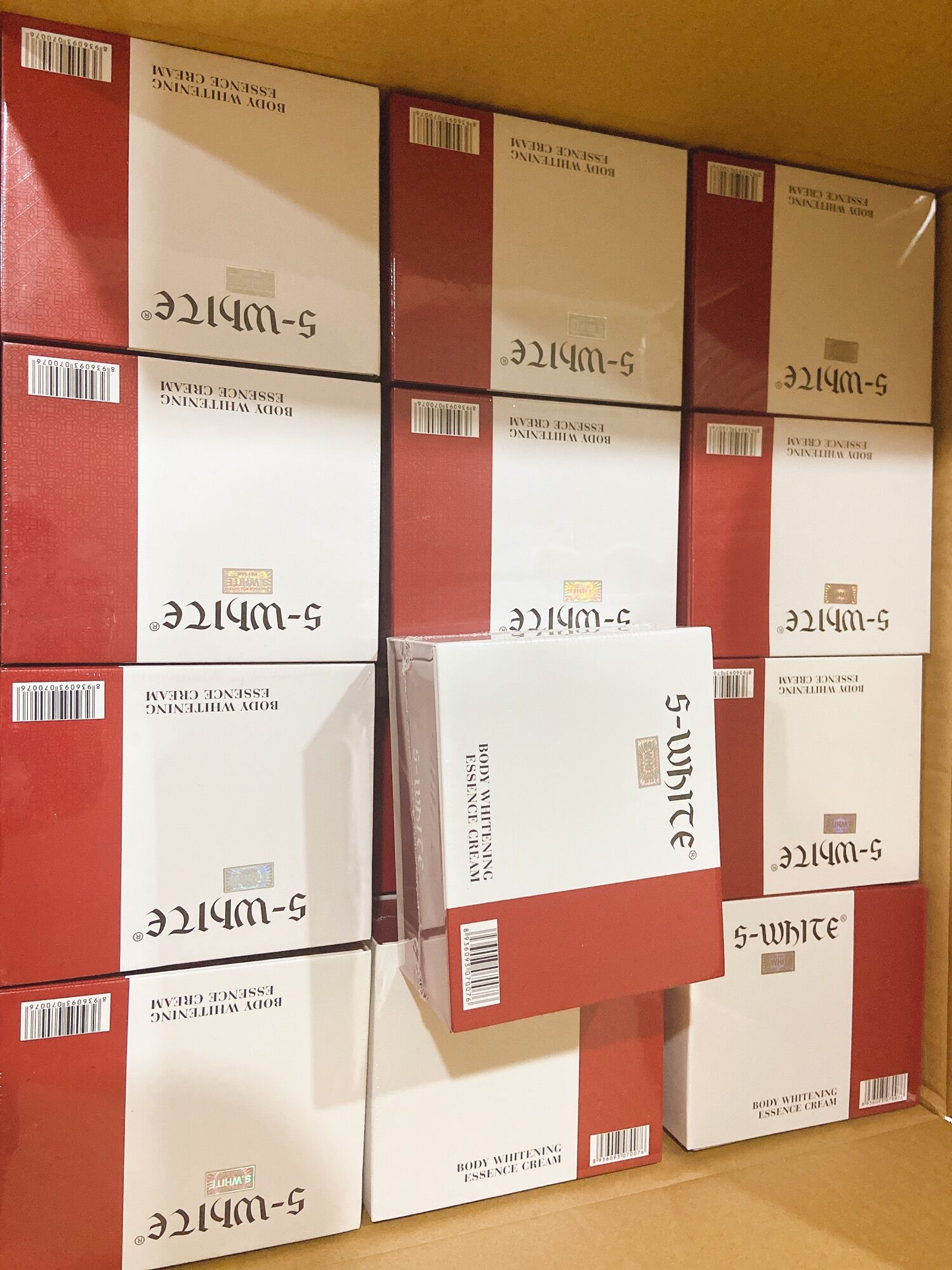 Kem body cốt Swhite dưỡng trắng toàn thân
