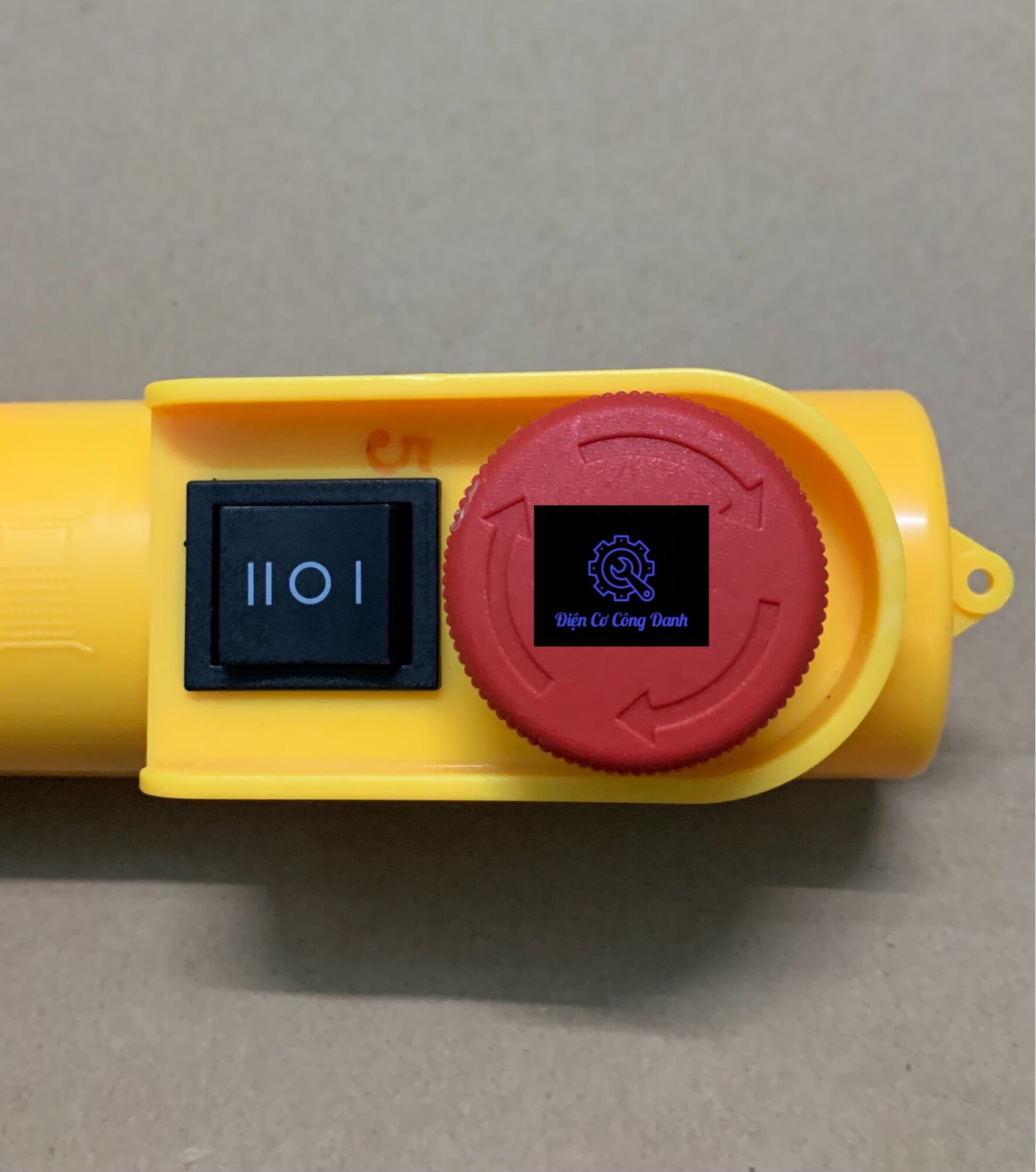 Công tắc remote điều khiển dài có khoá (tụ 50uf) lắp máy tời