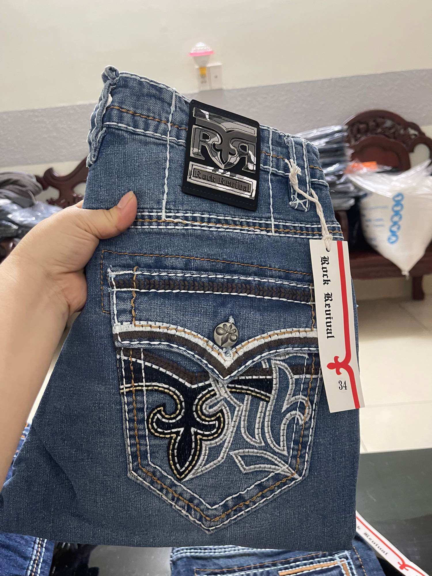 Quần jeans nam nắp túi chỉ nổi