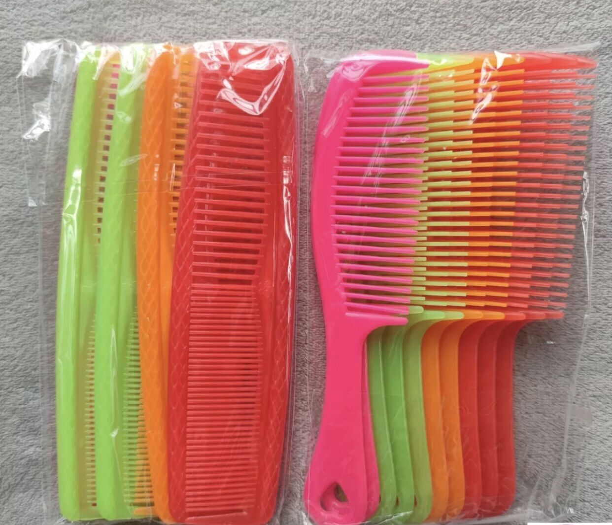 Sỉ _ 100 Lược Chải Tóc Vĩ Ký Nhiều màu (Dài 19cm)