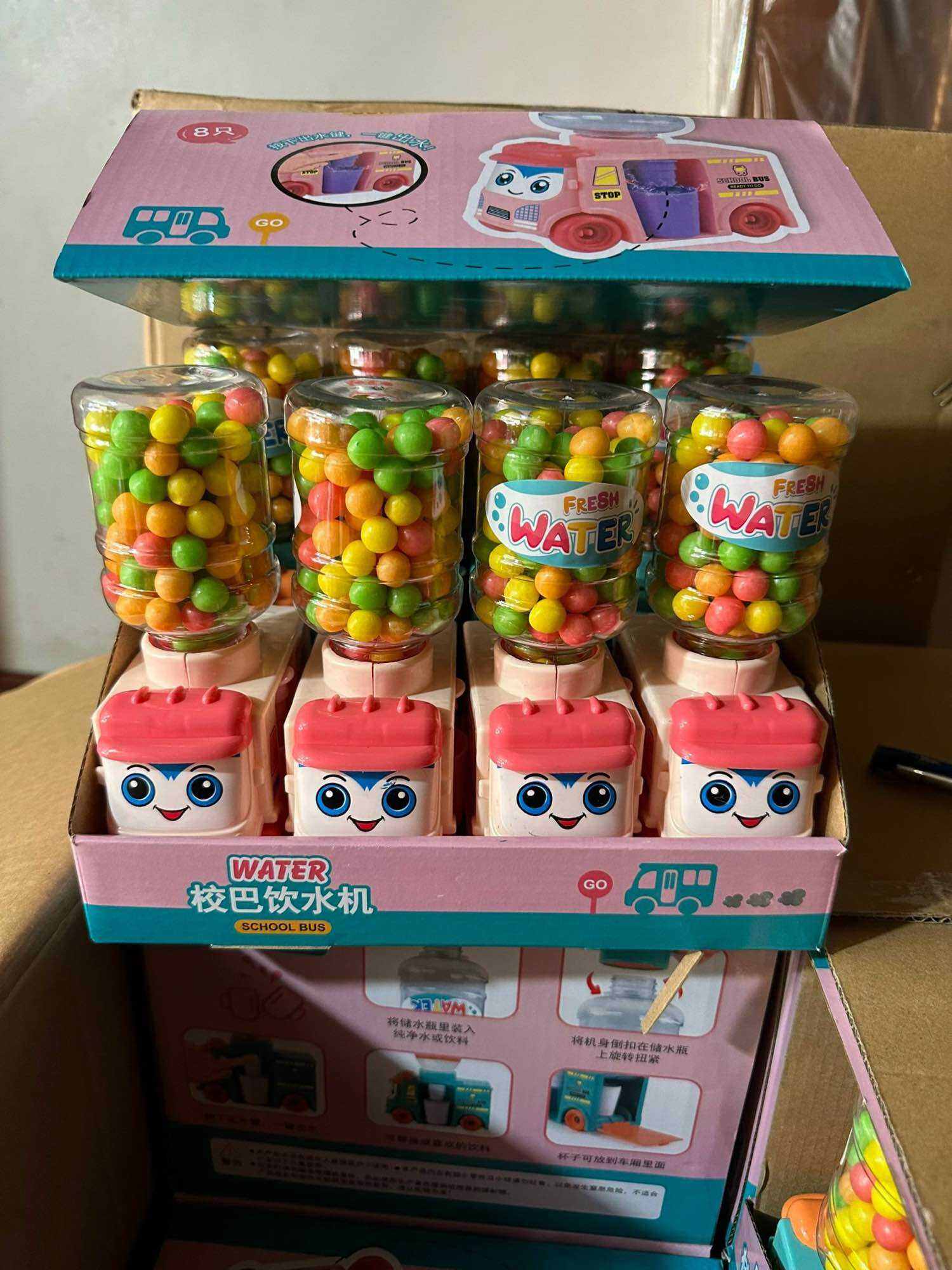 Kẹo Bình Nước Kèm Chiếc Xe Đồ Chơi HongKong