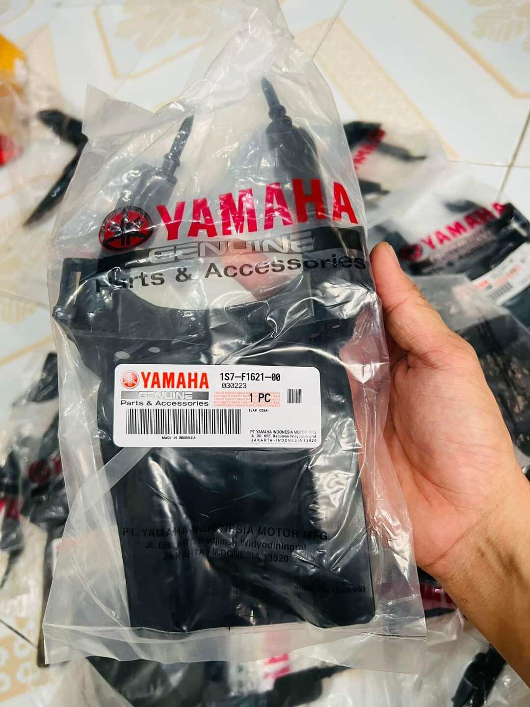 Chắn bùn sau Exciter nhỏ 135 hàng zin
