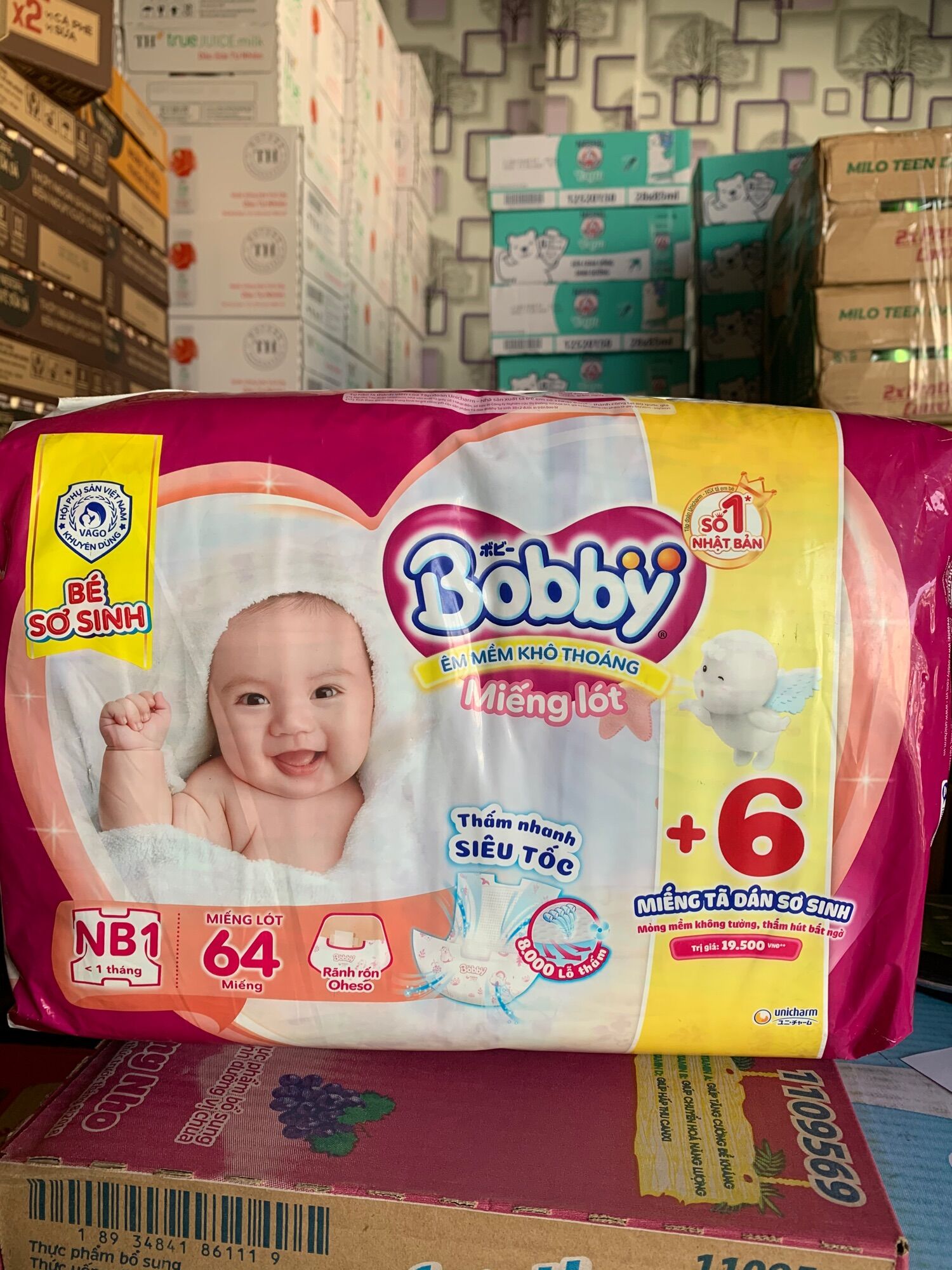 (Date 2025)Miếng lót sơ sinh Bobby Newborn 1 64 miếng+ 6 miếng (cho bé dưới 1 tháng)