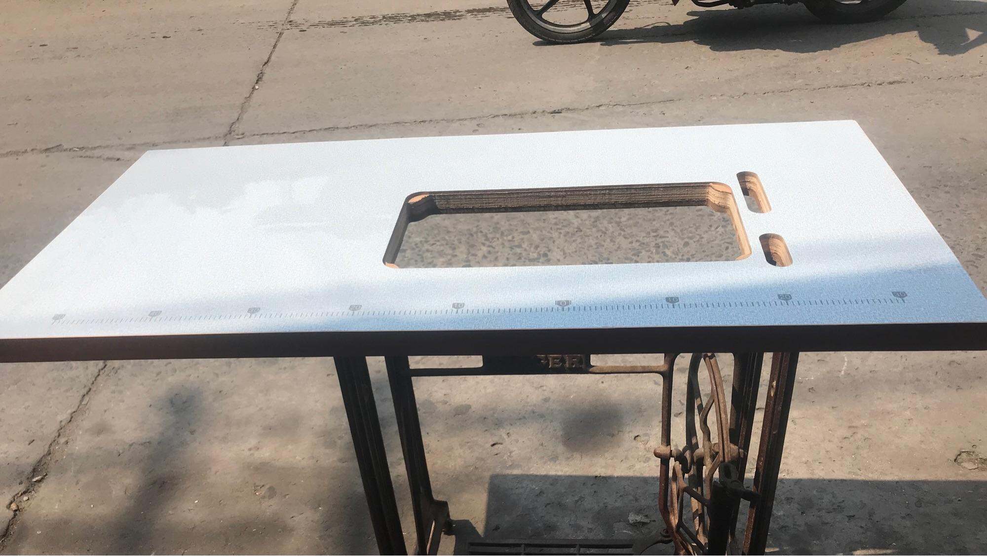 Chânđạp và bàn máy may gia đình