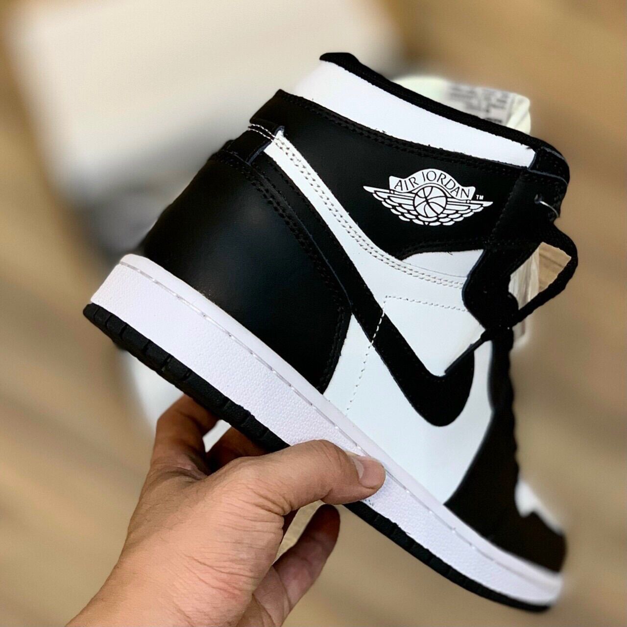 ( 18shoes ) Jordan 1 high Black White ( full box + ảnh thật )