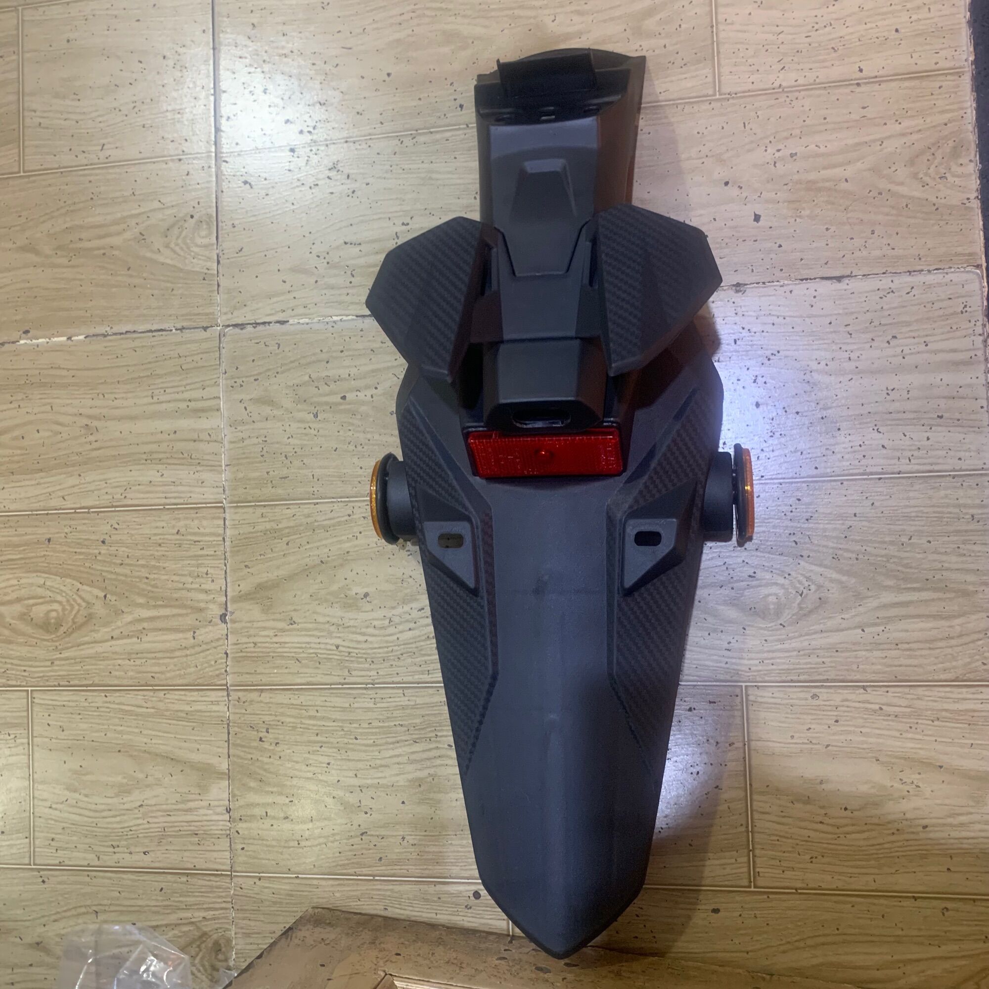 Dè sau xe Winner V1 kiểu GTR